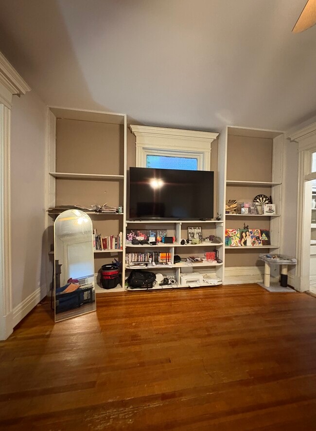 21 N Arthur Ashe Blvd Unit 1