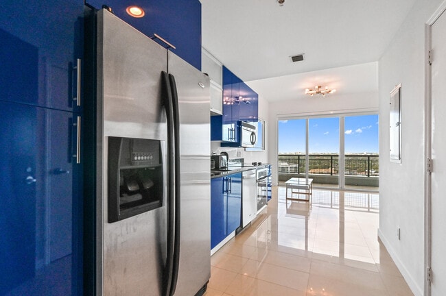 Photo - 60 SW 13th St Unidad 1619