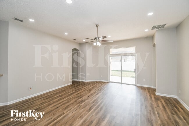 Photo - 2402 Bentshire Dr