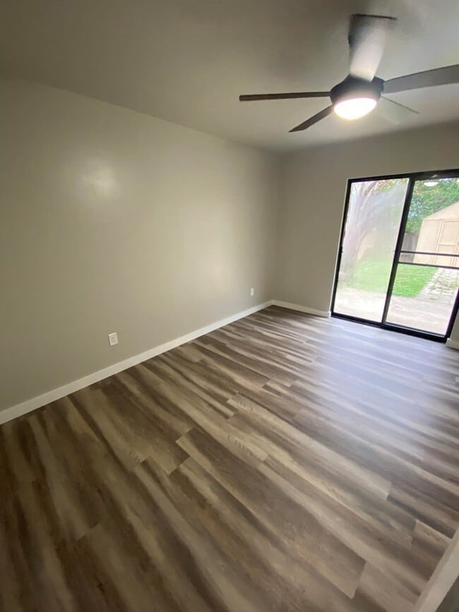 Photo - 518 Wigwam Ln