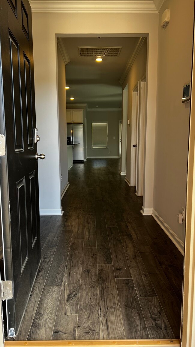 Photo - 389 Northlake Dr