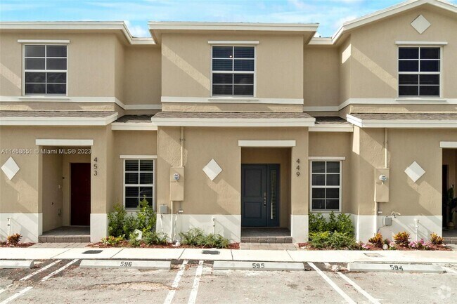 Building Photo - 449 NE 4th Ln Rental