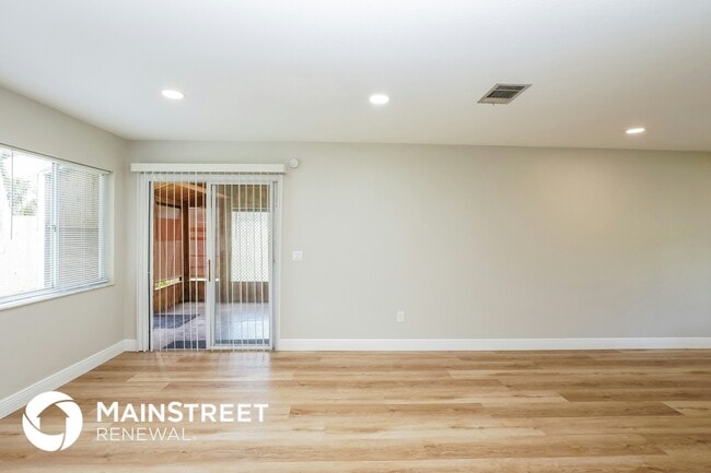 Photo - 1197 Topliff Cir NE