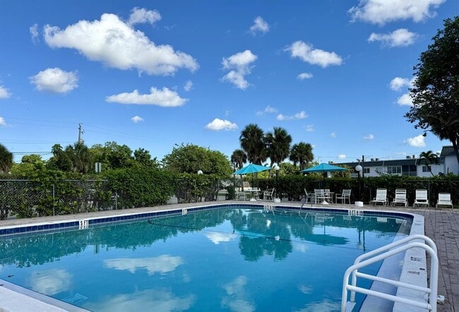 Building Photo - 6507 Winfield Blvd Unit 130-C