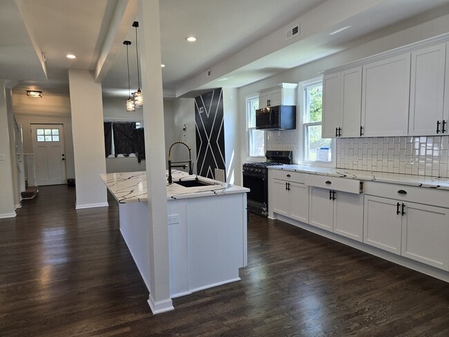 Photo - 429 W 102nd Pl