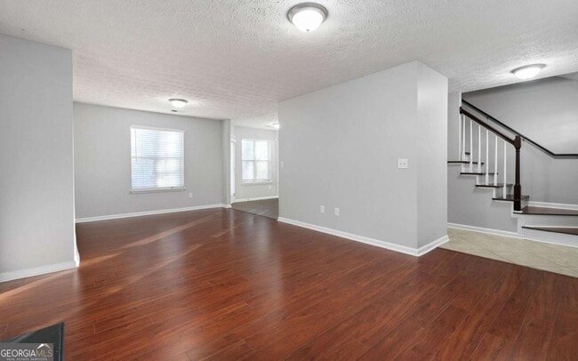 Photo - 2911 Noah Dr