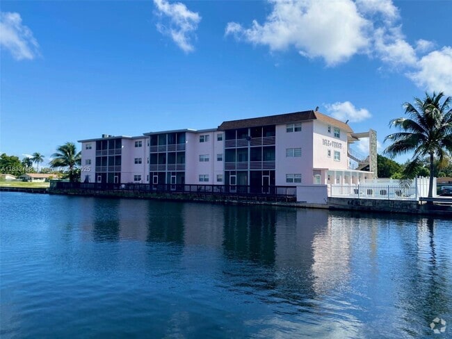 Building Photo - 2775 Taft St Unit 304 Rental