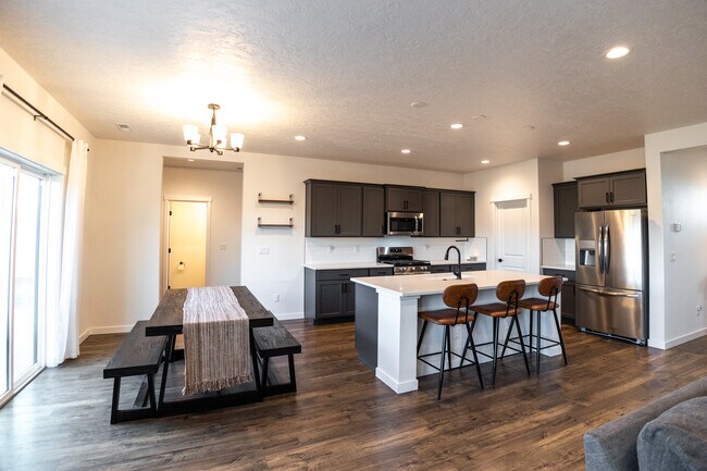 Photo - 1892 Carlow St