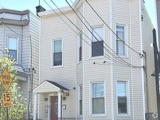 Building Photo - 813 16th St Unit G Rental