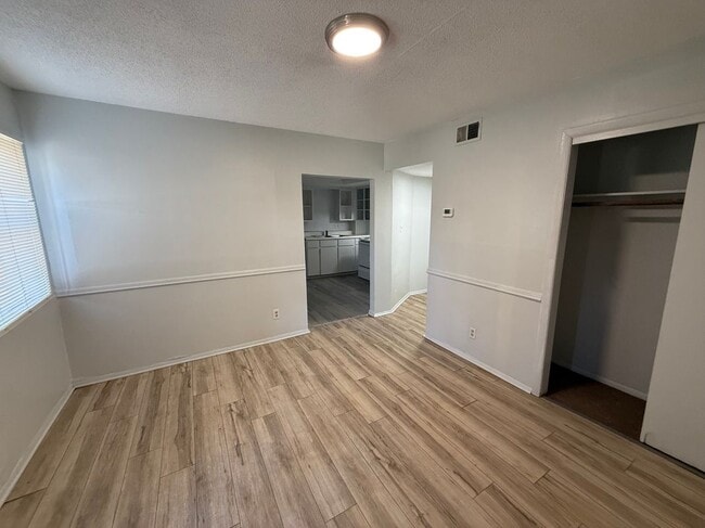 Photo - 8136 Troost Ave