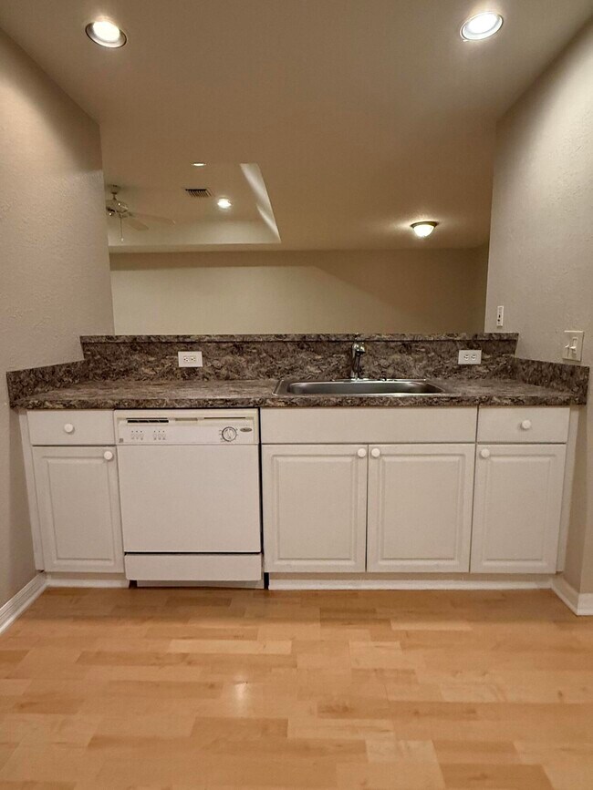 Photo - 1739 N Dovetail Dr