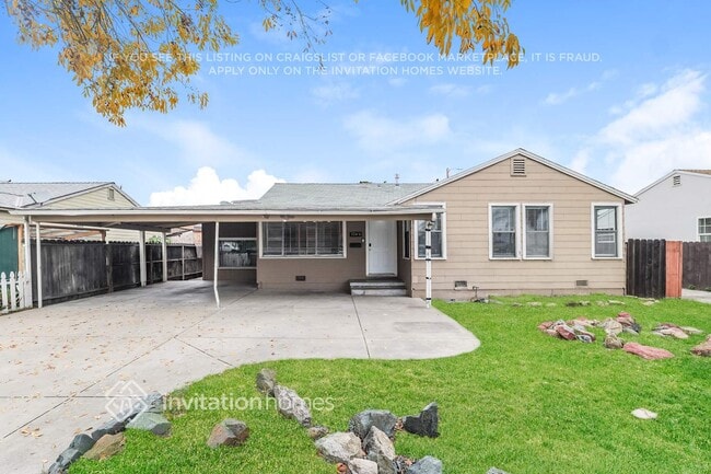 Building Photo - 1200 W 10th St