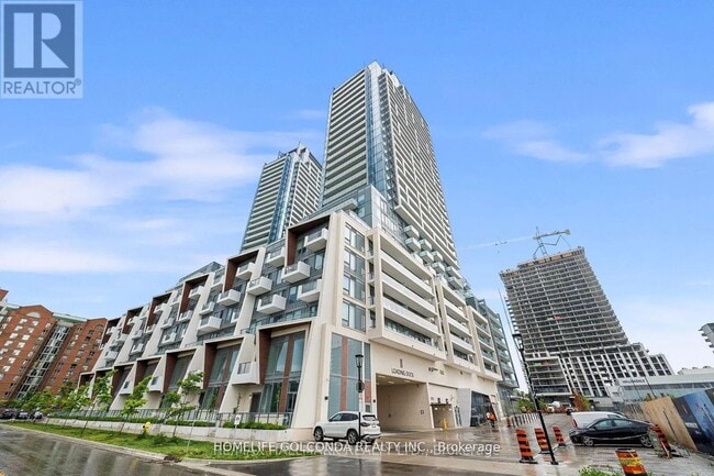 Photo - 8 Olympic Gdn Dr Unité S621