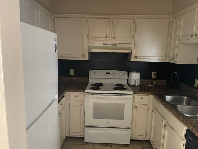 Photo - 3432 Yorkfield Dr