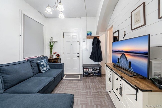 Photo - 22 Jones Pl Unidad 1st Flr