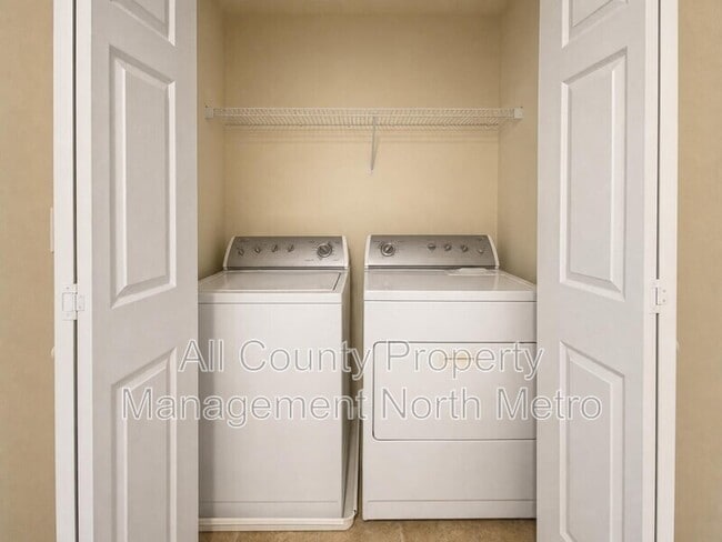 Photo - 135 Primrose Dr