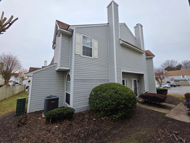 Building Photo - PEMBROKE CROSSING CONDOS