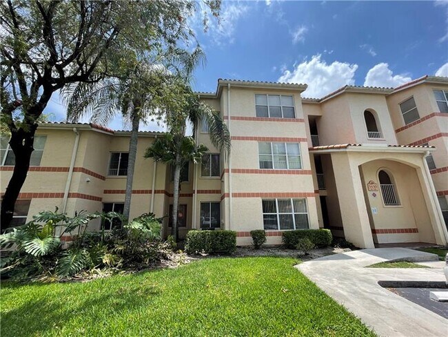 Photo - 3430 Pinewalk Dr N Unidad 613