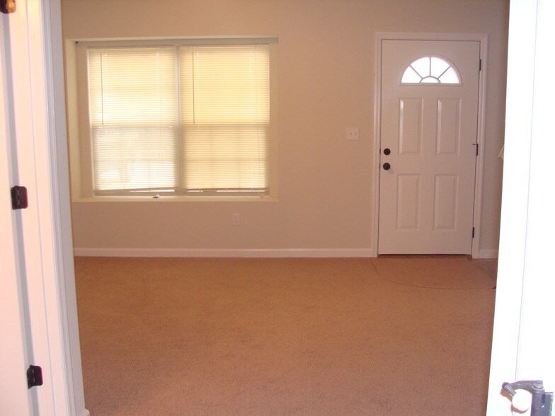 Elm Tree Commons Apartments For Rent in Moscow Mills, MO