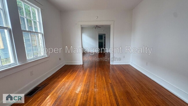 Photo - 2207 Broadway St