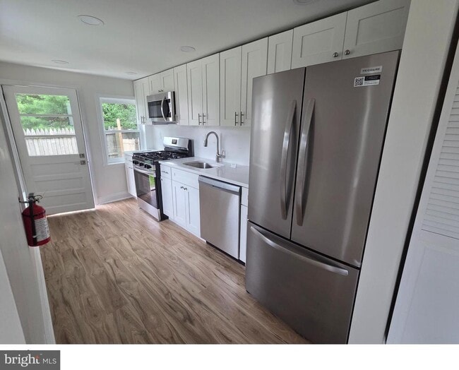 Photo - 7 N Locust Ave