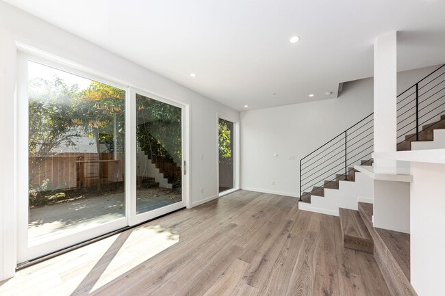 Photo - 275 Castro St