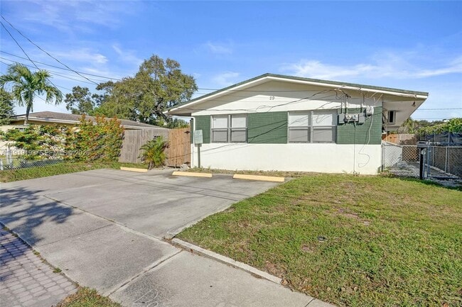 Photo - 29 SW 8th Ave Unit 1