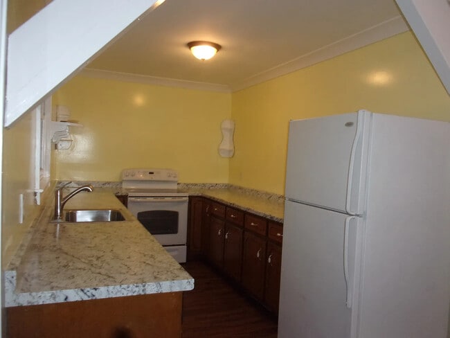 Photo - 441 Dunlap St