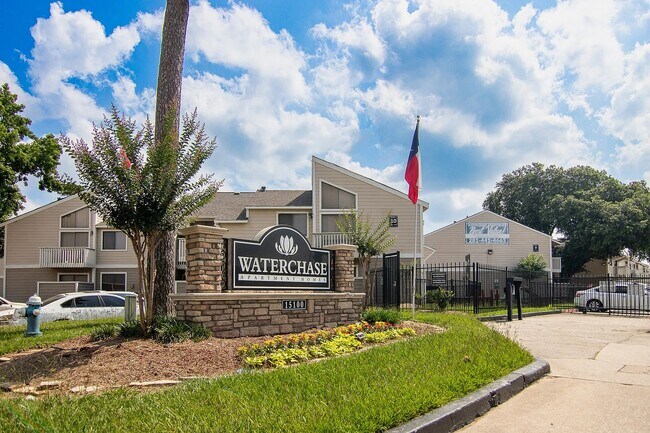 Building Photo - 15100 Golden Eagle Dr