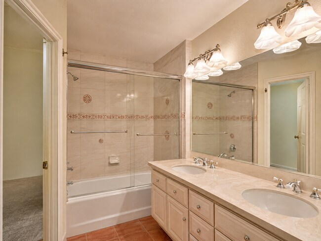 Photo - 18976 Singingwood Cir