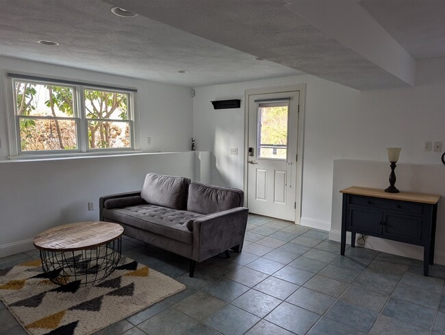 Photo - 208 Ten Rod Rd Unidad 1 Bedroom 1 bath suite