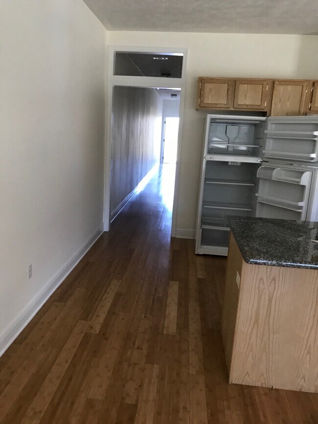 Photo - 320 St Francis St