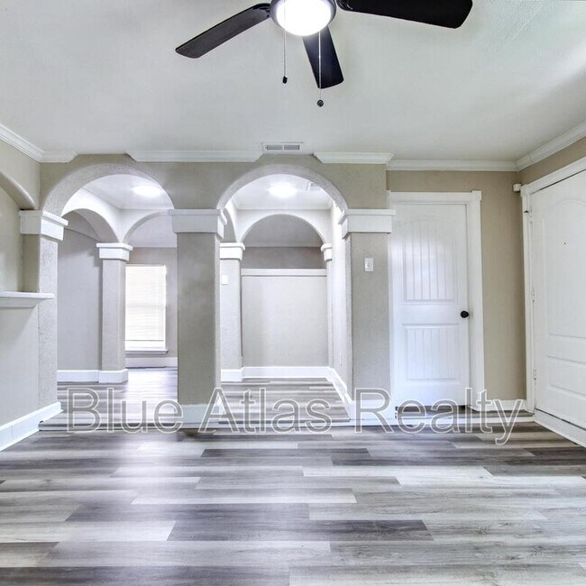 Photo - 7838 Maxwell Ave