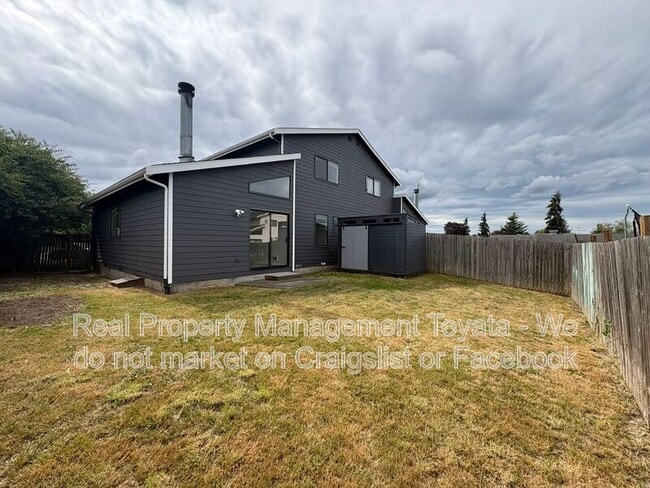 Building Photo - 901 S 22nd Ct Unit B
