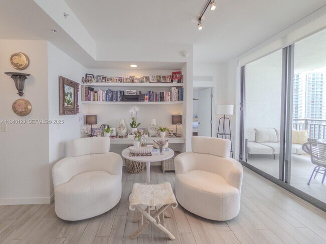 Photo - 999 SW 1st Ave Unidad 3204