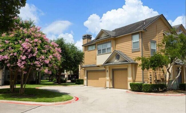 Photo - 23200 Forest N Dr Unidad d2