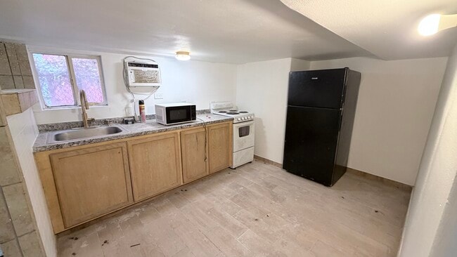 Photo - 3821 Woodleigh St Unit 6