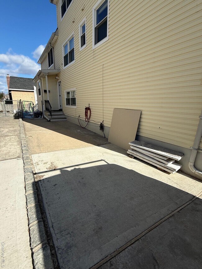 Photo - 215-15 17th Ave