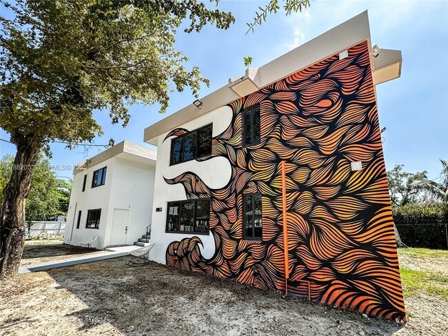 Building Photo - 190 NW 69th St Unit 8