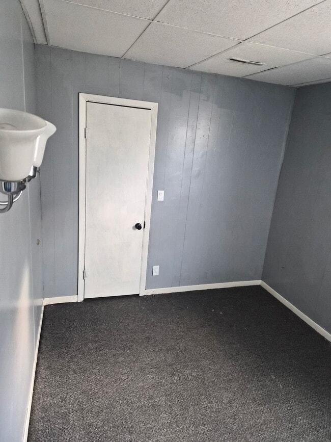 Photo - 1822 Guilderland Ave Unidad 2 floor back apt