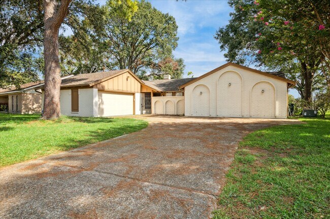 Photo - 5423 Bent Bough Ln