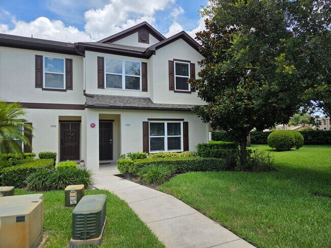 Building Photo - Beauiful Townhome in Tuscany Place. This i...
