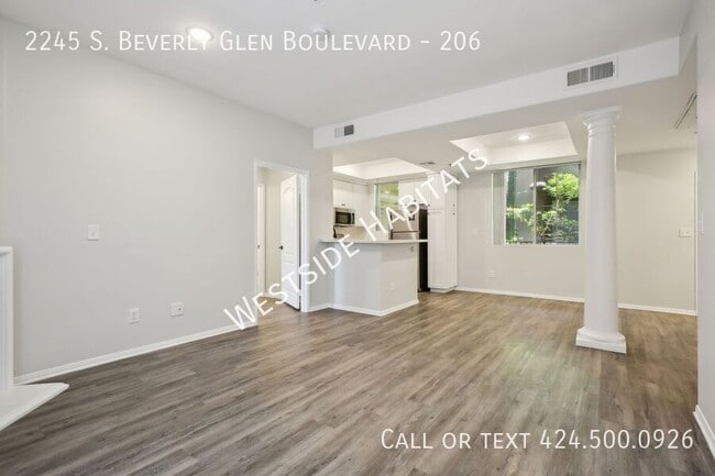 Photo - 2245 S Beverly Glen Blvd Apartamento Unidad 206