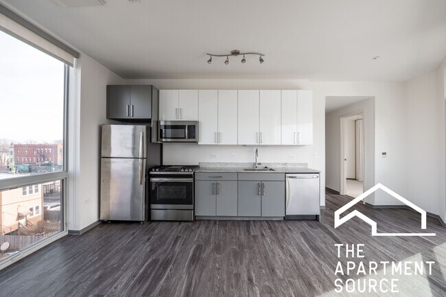 Photo - 2340 N California Ave Unidad 607