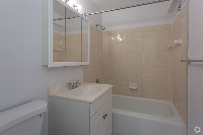 2BR,2BA - 1310SF -Bathroom