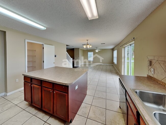 Photo - 901 Anchorage Ln