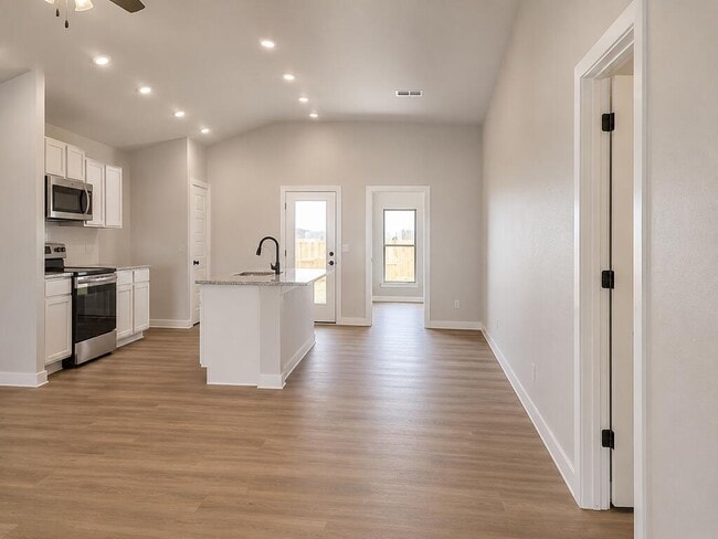 Photo - 2416 Goldfinch Rd