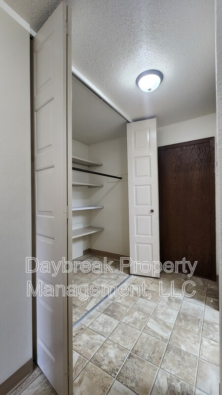 Photo - 507 11th St S