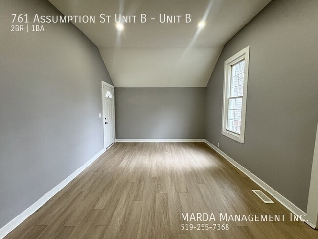 Photo - NEWLY RENOVATED 2 BED / 1 BATH UNIT ON ASSUMPTION + HYDRO & GAS! Unit B