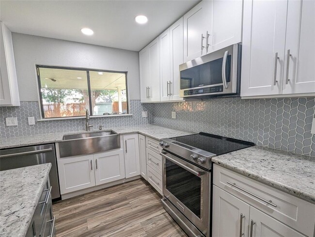 Photo - 5311 Golden Canary Ln